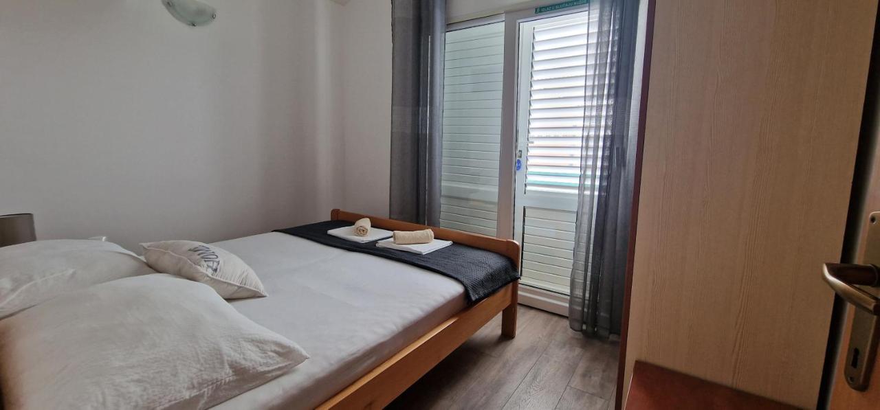 Apartmani Dutkovic Vrboska Eksteriør bilde